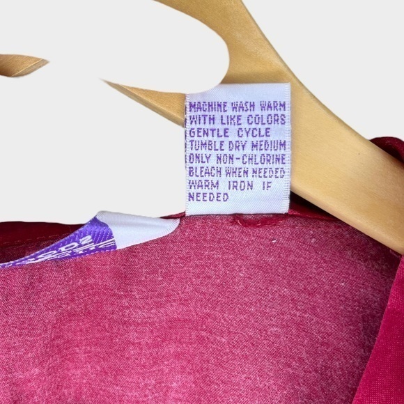 Vintage Embroidered Red Robe - Picture 7 of 7